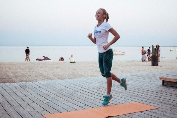 Сжигаем жир! Тренировка для похудения! Каждое упражнение выполняем по 30 секунд, 3 круга. 1. Бег на ...