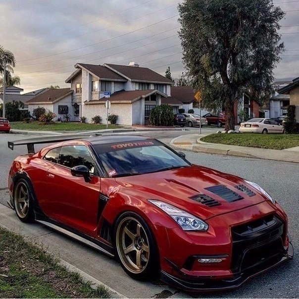 Nissan GTR