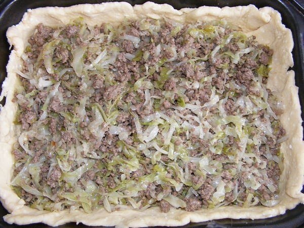 КАПУСТНО-МЯСНОЙ ПИРОГ .ИНГРЕДИЕНТЫ: 200 гр. маргарина или масла, 250 гр. творога, 3 яйца + 1 на ... - 7