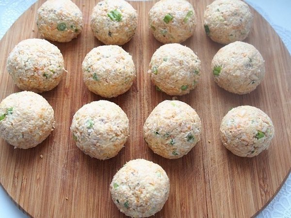 Салатные шарики.Очень вкусная и нежная закуска! Сохрани в копилку рецептов.Ингредиенты:Горбуша ... - 8
