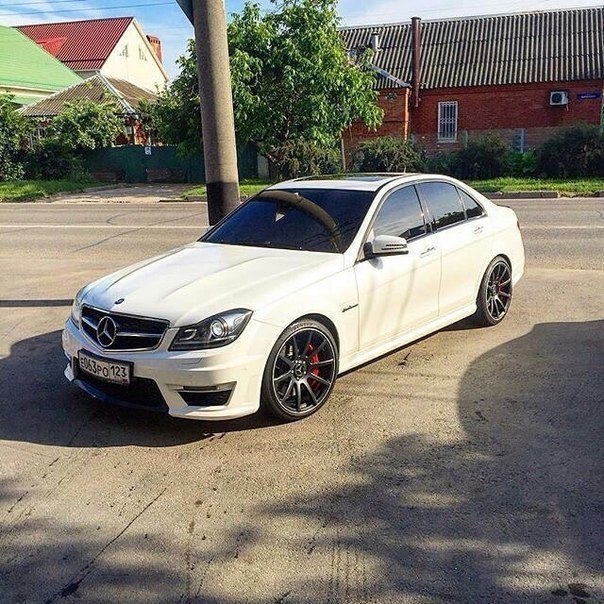 Mercedes-Benz C63 AMG