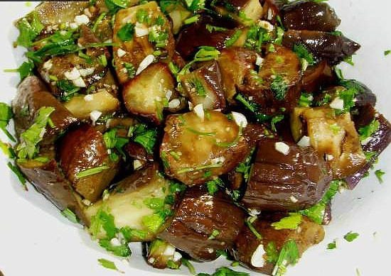 БАКЛАЖАНЫ КАК ГРИБЫ. Отличная закуска из баклажан, вкус напоминает грибы. Такое блюдо можно подавать ...