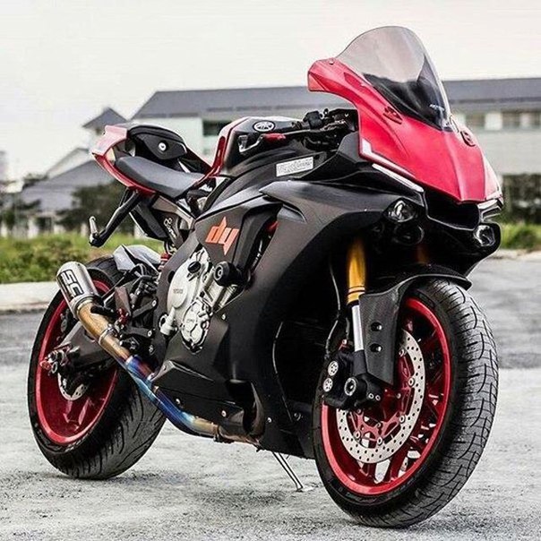 Yamaha YZF-R1