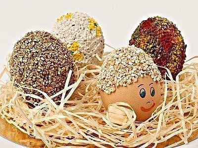 Пасхальные яйца, украшенные крупой .Предлагаем простой способ, как сделать оригинальные пасхальные ...