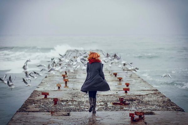 Не пытайся выяснять отношения с людьми, которые тебя разочаровали. Молча оставь их вместе со всем их ...