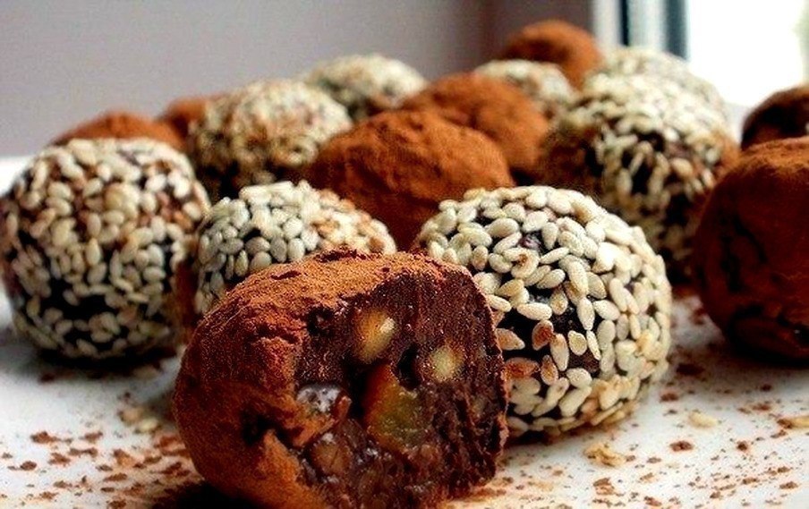 ВКУСНО И ПОЛЕЗНО! В одной конфете 50 ккал, 1 г белка, 2 г жира, 6 г углеводов Ингредиенты: - 200 г ...