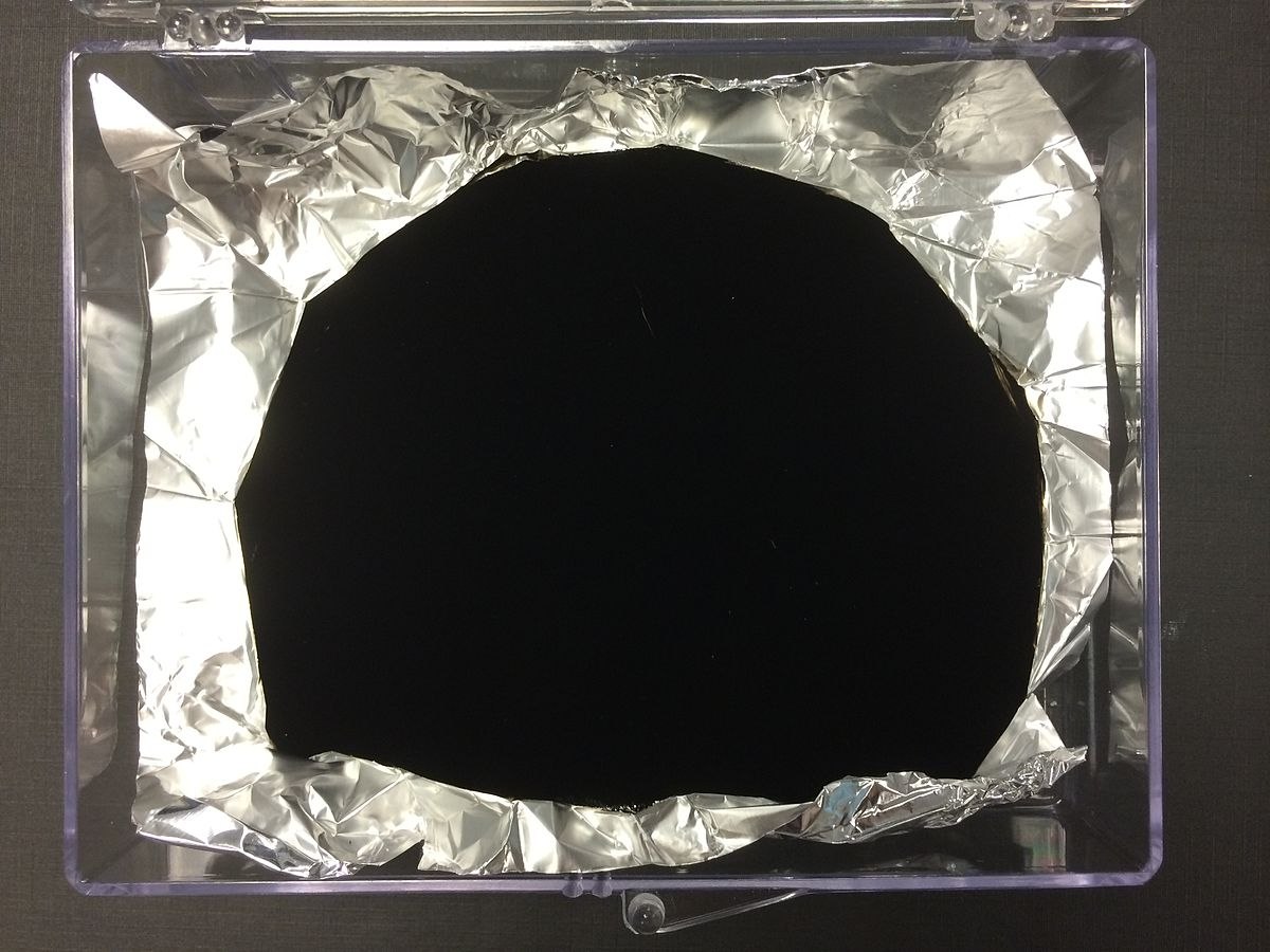 Vantablack      .  : 