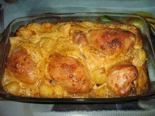 Вкусная курочка в маринаде вместе с картошкой в духовке.Ингредиенты:-Курочка частями(бёдрышки или ... - 5