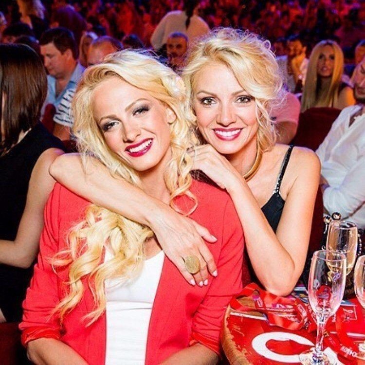 Полина Максимова с мамой