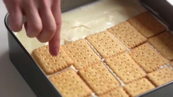 Торт без выпечки из печенья