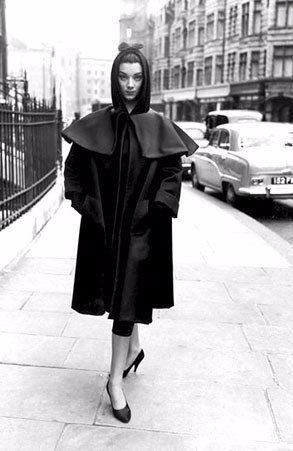   1950- . #@woman.blog - 8