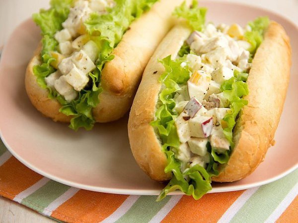 Сэндвич с куриным салатом.Салат может стать вкусным и сытным перекусом, если положить его в булочки ... - 6