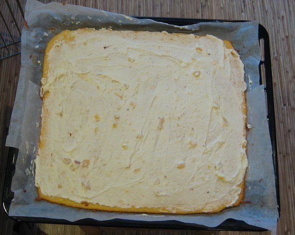 Быстрый рулет на сгущенном молоке. Вкуснющий рулетик, а главное - ну очень быстро и легко готовить! ... - 5