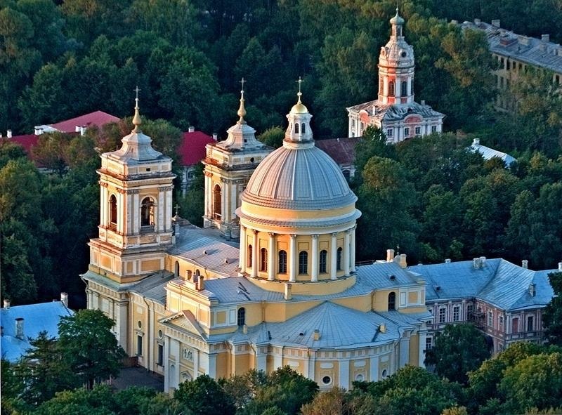 Троицкий собор Александро-Невской лавры. Троицкий собор — соборный храм Александро-Невской лавры в ...