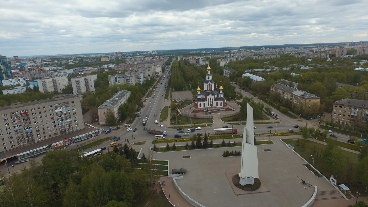 Парк победы киров фото Стелла, церковь и Парк Победы с воздуха ТИПИЧНЫЙ КИРОВ Фотострана Пост № 1415327