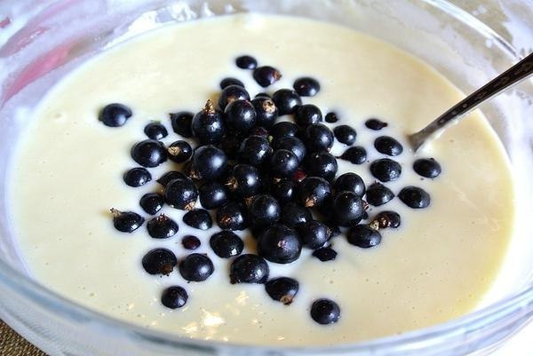 Смородиновый кекс.Выпечка с черной смородиной особенно красива и вкусна. Если вы любите эти ягоды – ... - 3