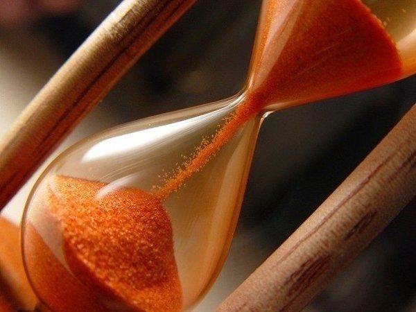 Только не любив, можно отпустить. Только видя смерть, научиться жить. Только потеряв, мы начнём ...