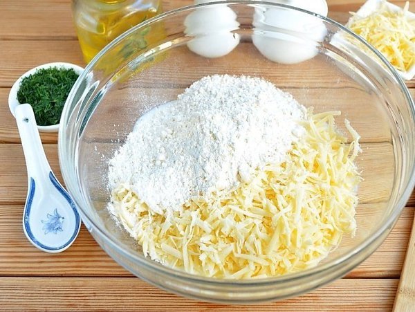 Сырные лепешки с начинкой. Сохрани и приготовь Ингредиенты: Кефир жирный — 1 стак. Тертый сыр в ... - 5