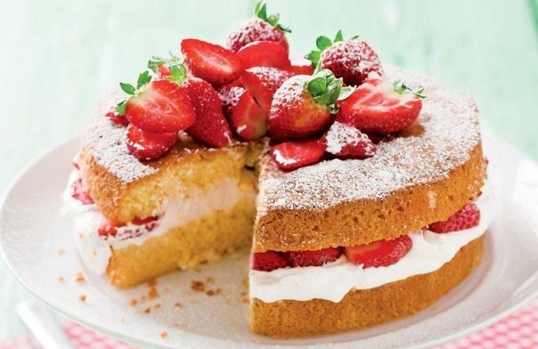 Victoria Sponge Cake   -     .    ...