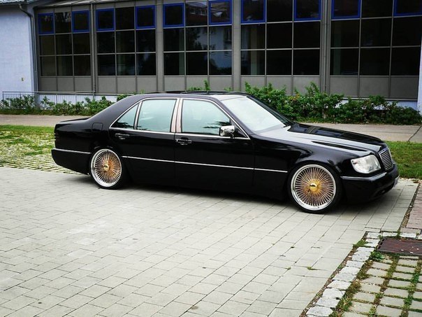 Mercedes-Benz S-Class W140