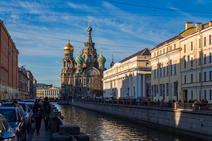 Вид на спас на крови с канала Грибоедова. Sightseeing of Saint Petersburg. Спас на крови факты. Санкт-Петербург содержание.