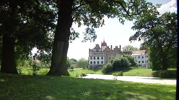   (Schloss Basedow), .  17-        ... - 15