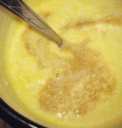 Мясо под сырным соусом.Ингредиенты:Говядина — 1 кгСыр твердый (твердый) — 200 гСливки — 150 млСоевый ... - 6