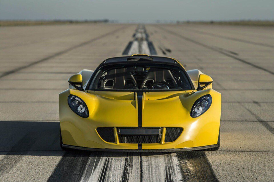 Hennessey Venom GT Spyder. : 7.0 V8    : 1471 ..  ...