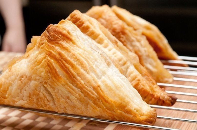 НЕВЕРОЯТНО Вкусное СЛОЕНОЕ Тесто за 10 МИНУТ.ИНГРЕДИЕНТЫ:Маргарин (комнатной температуры) — 200 г ...