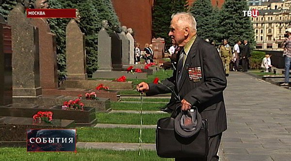 Надеюсь до последнего, что все же День ярких цветов был посвящен ФС именно этим цветам.Хотя, все ... - 11
