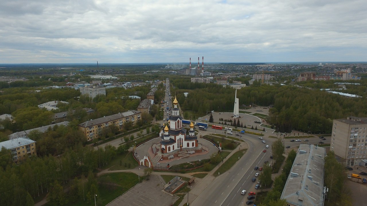 Парк победы киров фото Стелла, церковь и Парк Победы с воздуха