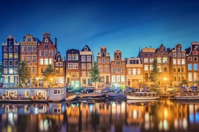 Amsterdam.............. - 2