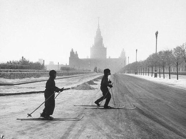 Зима в СССР - фотографии разных лет о том, как советские люди отдыхали зимой - 7