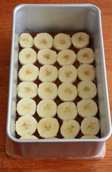 Карамельно-банановый пирог вверх ногами.Ингредиенты:3/4 стакана коричневого сахар3 столовых ложки ... - 4