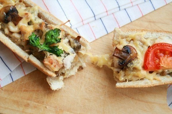 Багет, фаршированный курочкой и грибами.Отличная закуска или основное блюдо, а готовить ... - 2