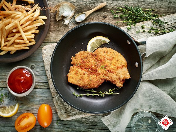 Шницель свиной.Ингредиенты:• Свинина – 600 г• Молотый черный перец – по вкусу• Соль – по вкусу• Яйцо ...