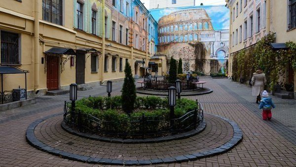 Уголок Италии в Петербурге. В самом сердце Петербурга во дворе на Итальянской улице обитатели Питера ... - 3
