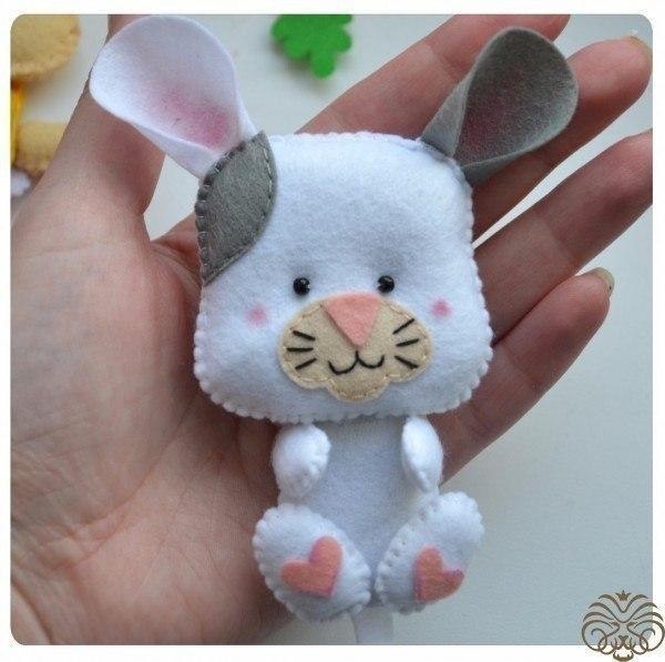 Забавные игрушки из фетра по одной выкройке - 2