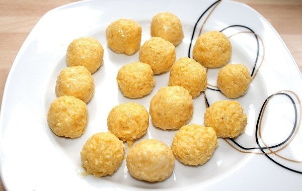 Суп с сырными клёцками. Ароматный быстрый суп с сырными клёцками и овощами без мяса на бульоне. ... - 4