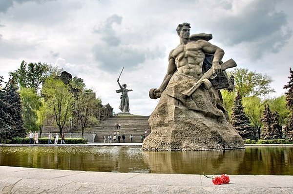 Волгоград – город, которым мы гордимся.Главной достопримечательностью, архитектурной доминантой, ... - 2
