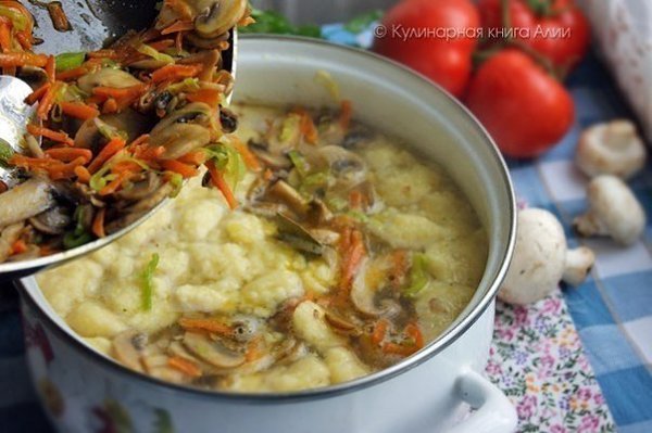 Гречневый суп с грибами и картофельными клёцками.Еще один вкусный супчик с грибами, а клецки ... - 9