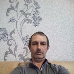 oleg, 61, 