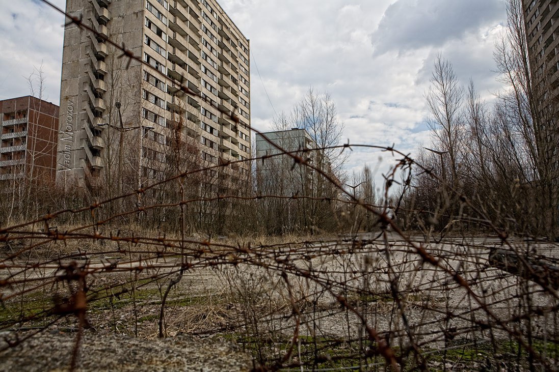 Зона отчуждения Чернобыльской АЭС. Зона отчуждения 1986. Припять зона отчуждения 2021. ЧАЭС В ЧЗО.