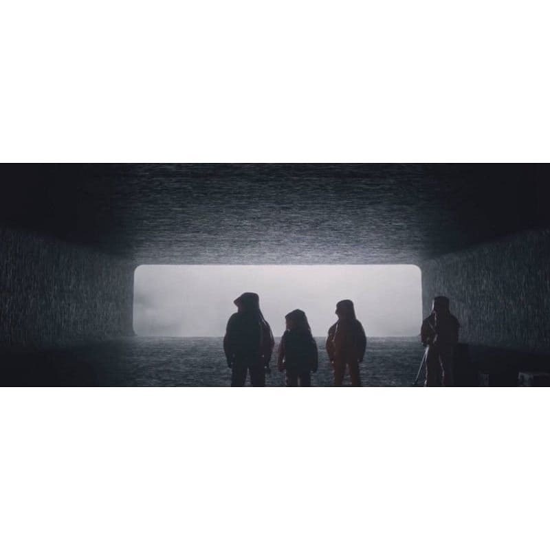 ARRIVAL (2016).Director: Denis Villeneuve Cinematography: Bradford Young