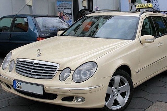          Mercedes     5 ...