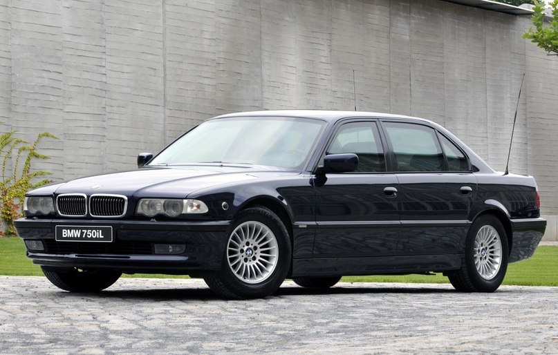 BMW 750iL (E38)