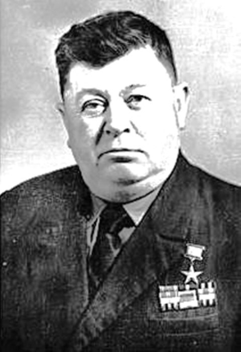 Алексей Петрович Черкашин, (29 марта 1922 — 5 октября 1985) - Герой Социалистического Труда, ...