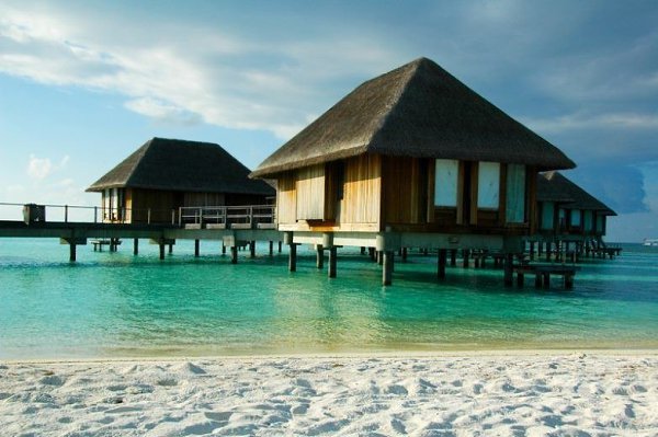 Отель Diamonds Athuruga Beach & Water Villas