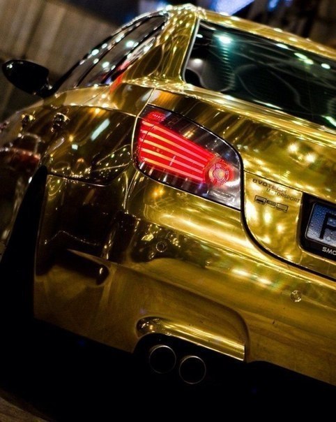 BMW M5 E60 Gold