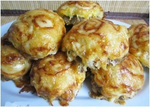 СТОЖКИ.Очень вкусное и сытное блюдо!Ингредиенты: 1 кг любого фаршаНачинка: 2 луковицы 4 картофелины ...